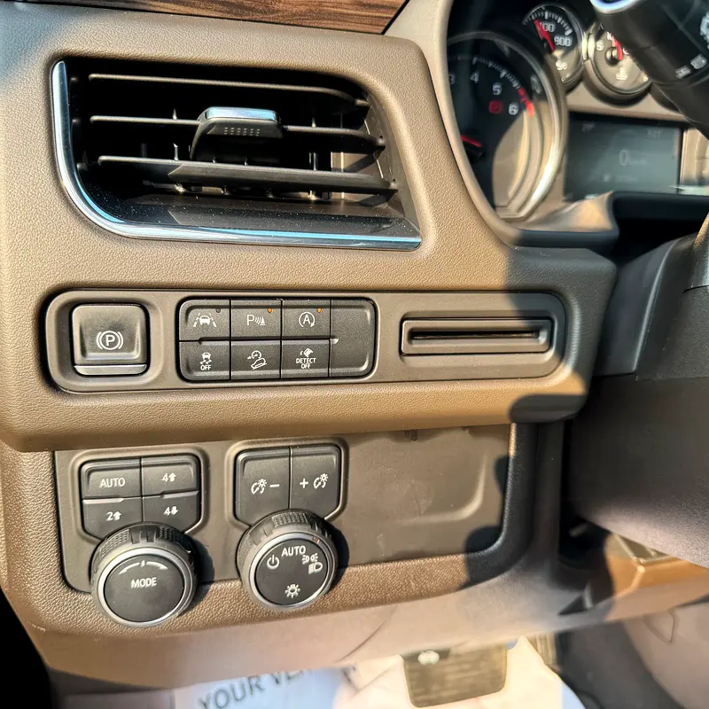 CHEVROLET Suburban LS 4WD 2023 - photo 10 - Import Émirats | International Cars