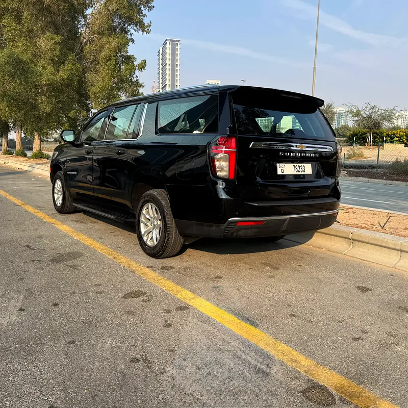 CHEVROLET Suburban LS 4WD 2023 - photo 3 - Import Émirats | International Cars