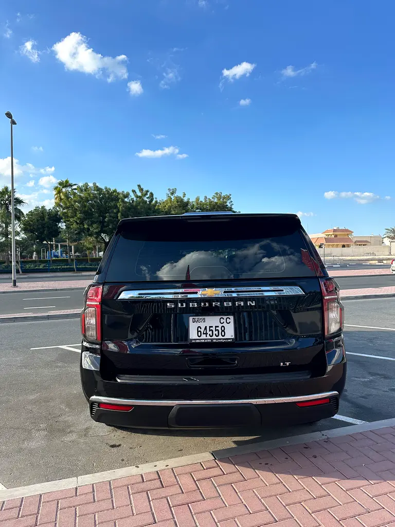 CHEVROLET Suburban LT 2024 - photo 3 - Import Émirats | International Cars