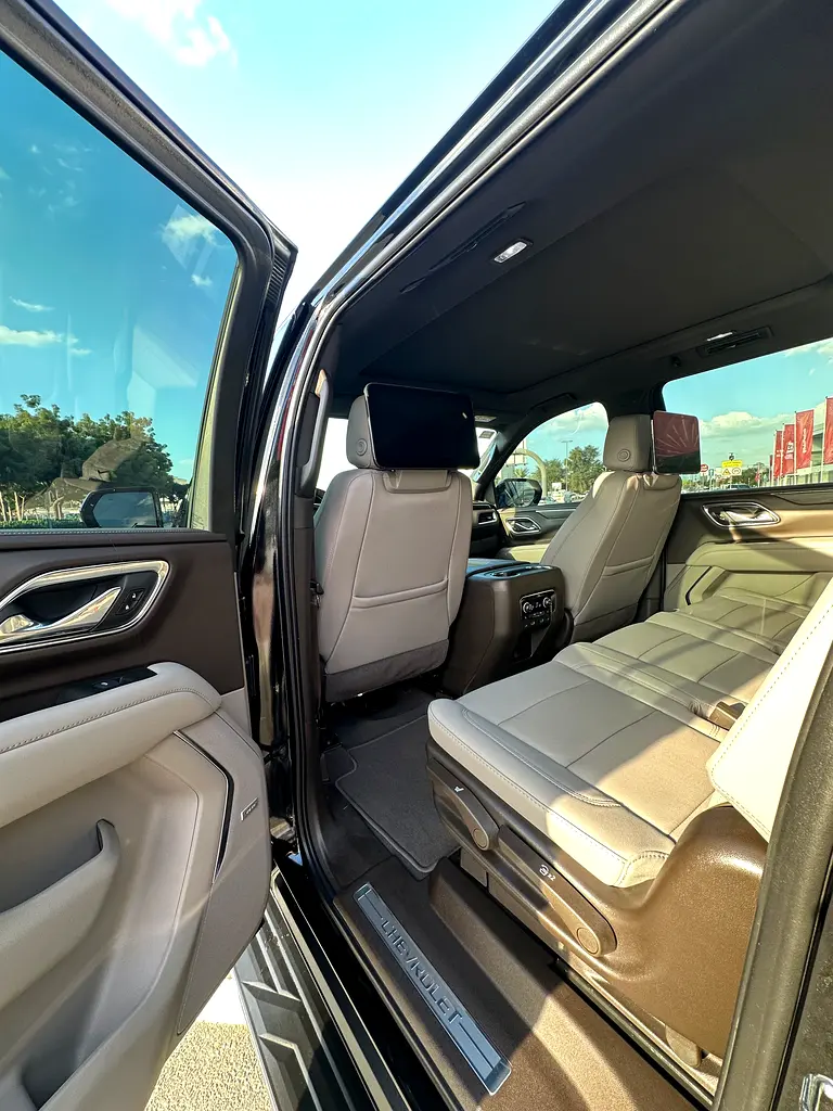 CHEVROLET Suburban LT 2024 - photo 5 - Import Émirats | International Cars