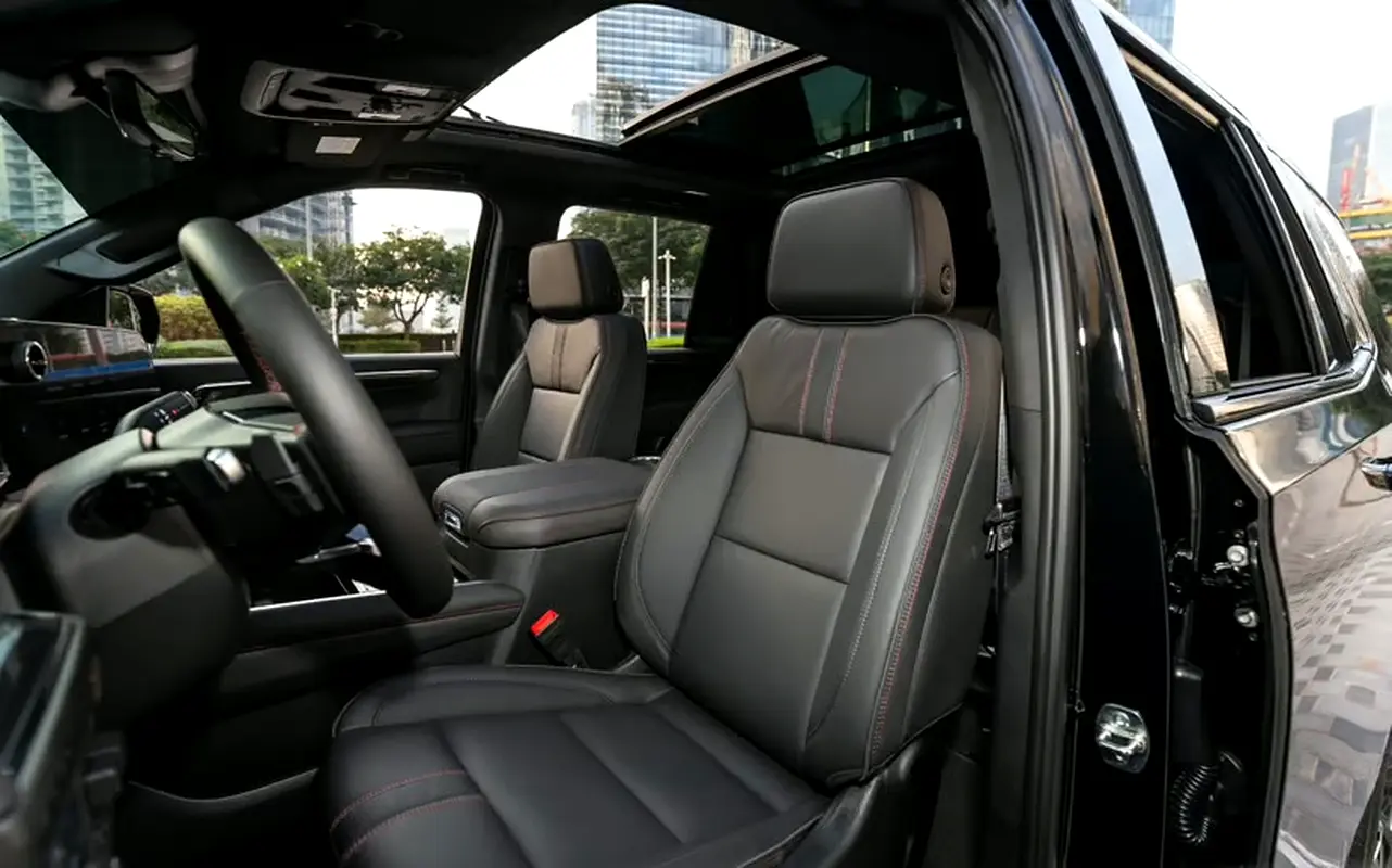 CHEVROLET Tahoe RST 2025 - photo 5 - Import Émirats | International Cars