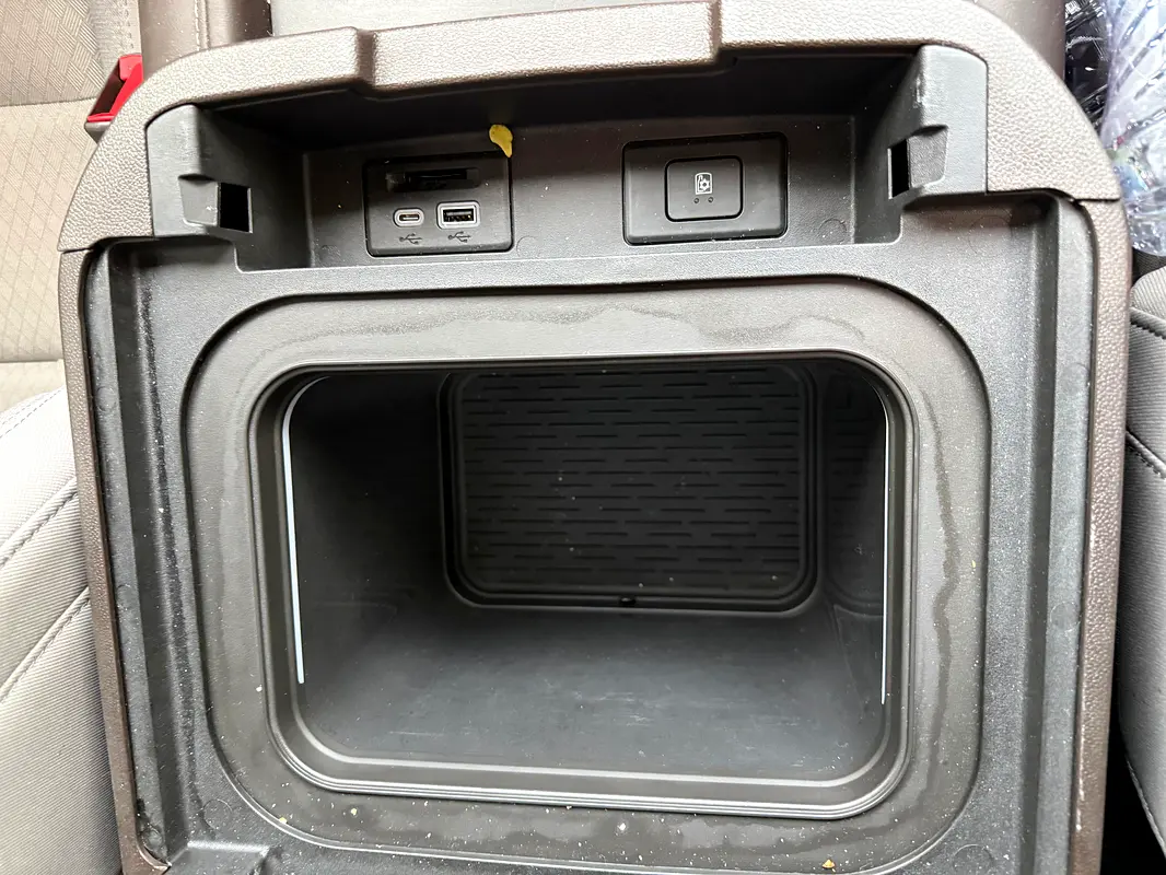 CHEVROLET Tahoe LT 2021 - photo 11 - Import Émirats | International Cars