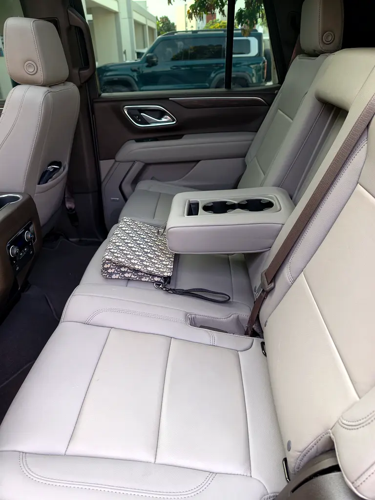 CHEVROLET Tahoe Z71 2024 - photo 10 - Import Émirats | International Cars