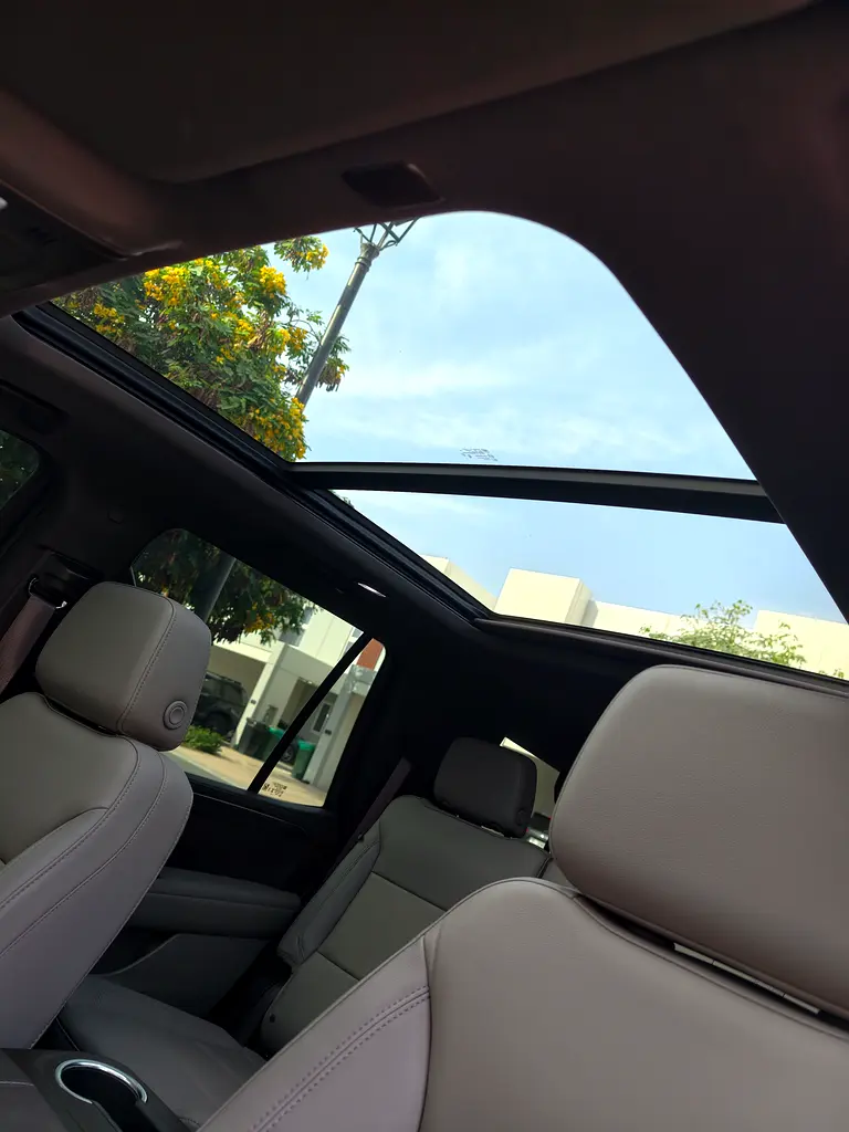 CHEVROLET Tahoe Z71 2024 - photo 11 - Import Émirats | International Cars