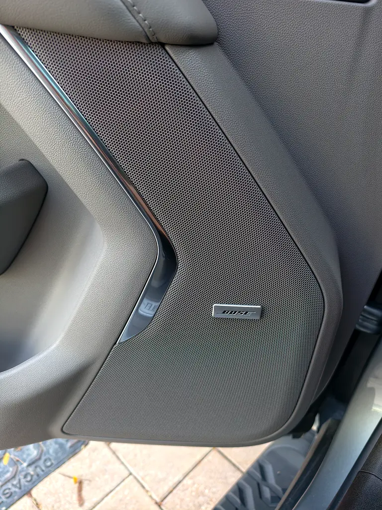 CHEVROLET Tahoe Z71 2024 - photo 8 - Import Émirats | International Cars