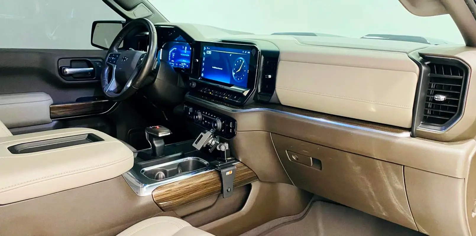 CHEVROLET Pickup 1500 2022 - photo 10 - Import Émirats | International Cars