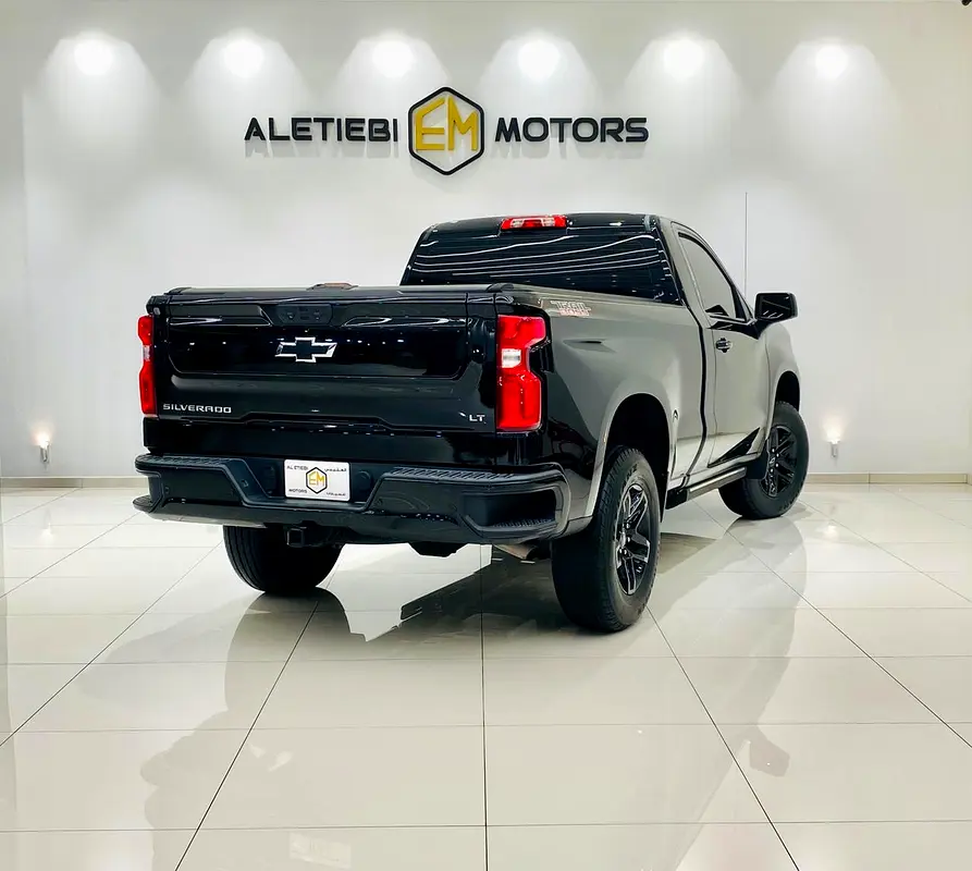 CHEVROLET Pickup 1500 2022 - photo 5 - Import Émirats | International Cars