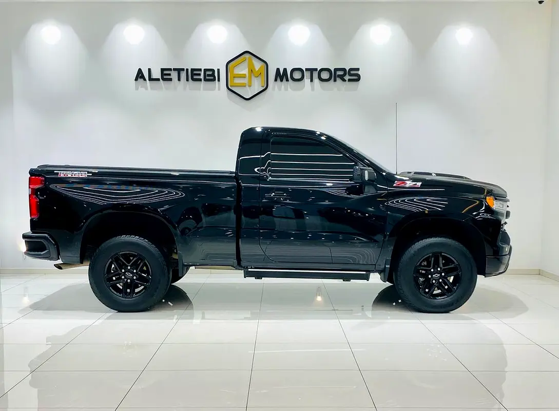 CHEVROLET Pickup 1500 2022 - photo 8 - Import Émirats | International Cars