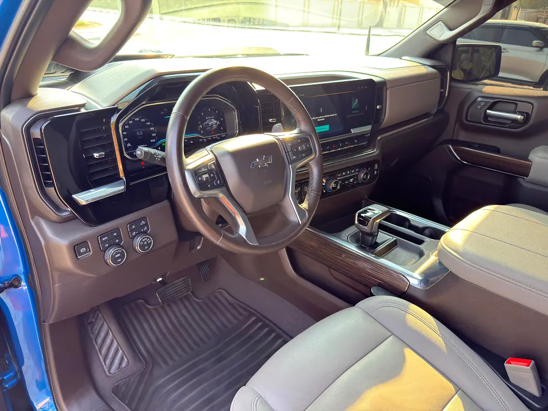 CHEVROLET Silverado Other 2023 - photo 10 - Import Émirats | International Cars