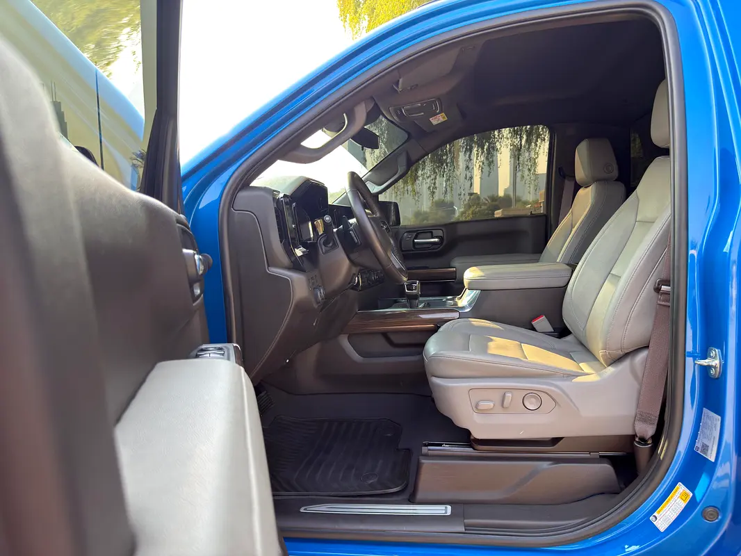 CHEVROLET Silverado Other 2023 - photo 11 - Import Émirats | International Cars