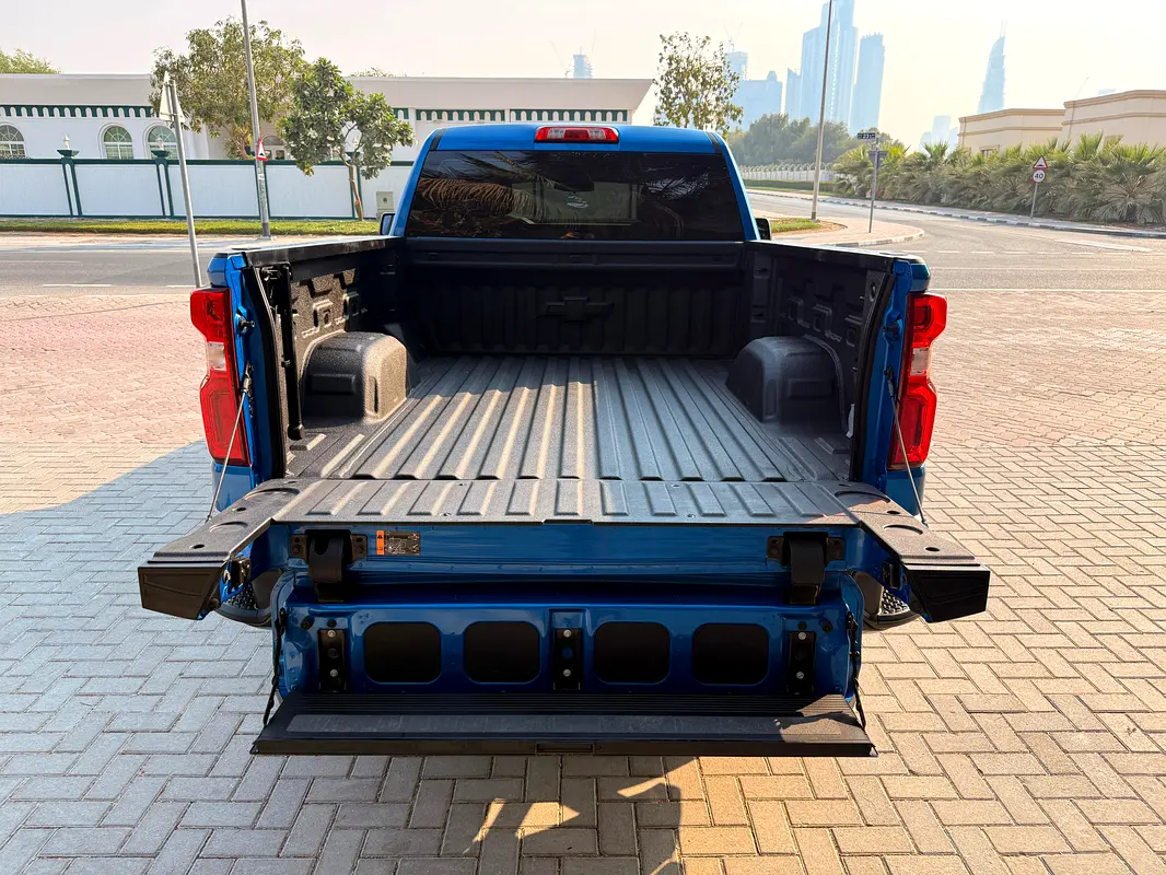 CHEVROLET Silverado Other 2023 - photo 8 - Import Émirats | International Cars