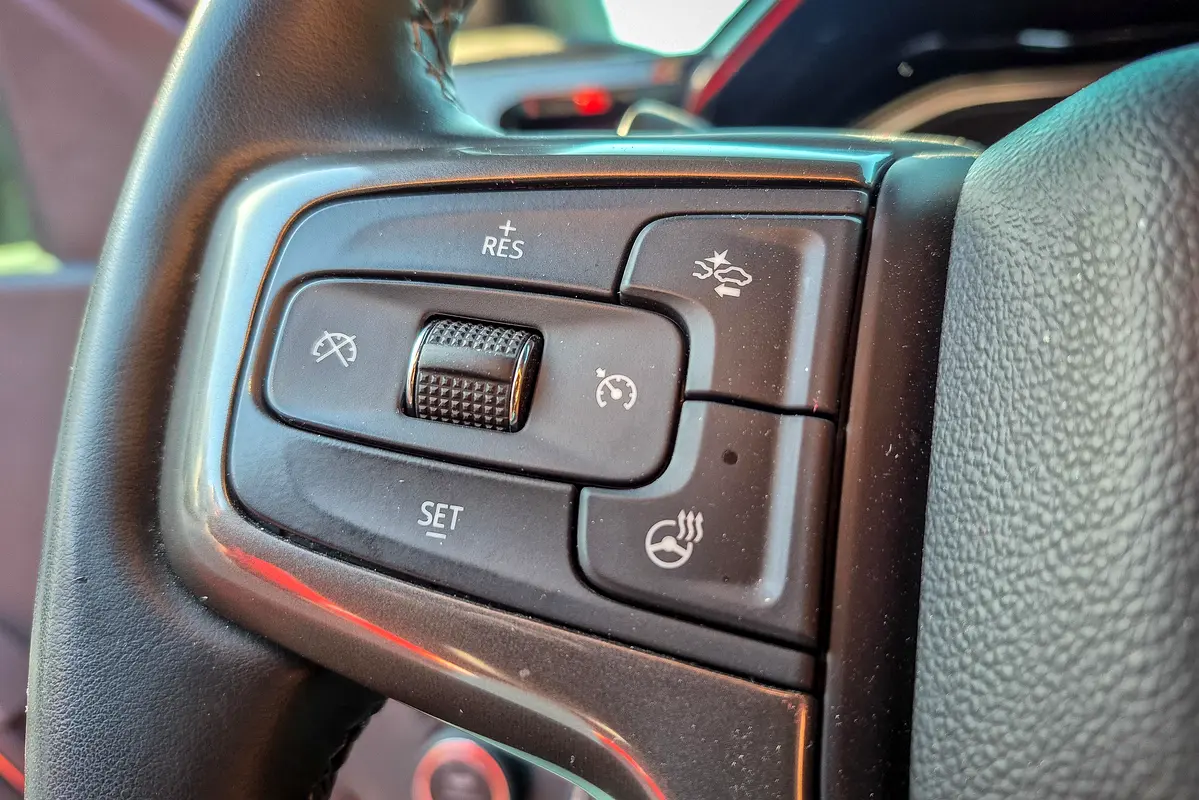 CHEVROLET Silverado ZR2 2023 - photo 11 - Import Émirats | International Cars