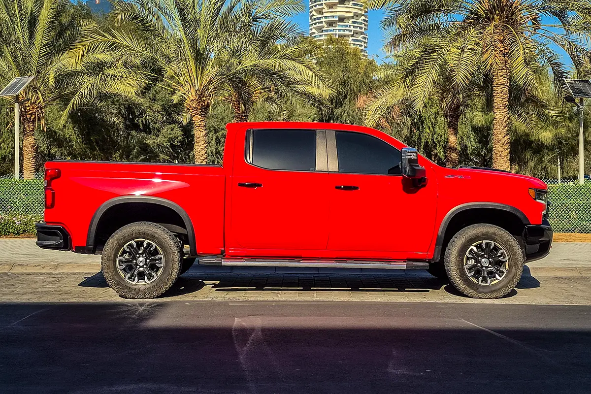 CHEVROLET Silverado ZR2 2023 - photo 4 - Import Émirats | International Cars