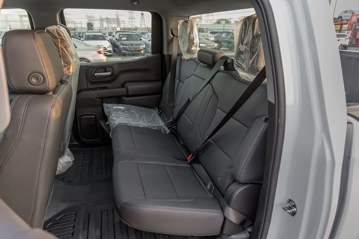 CHEVROLET Silverado WT 2025 - photo 12 - Import Émirats | International Cars