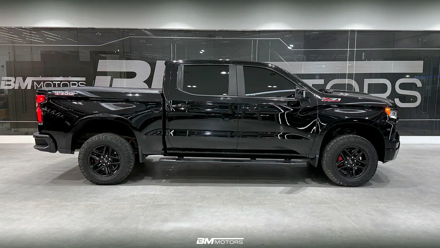 CHEVROLET Silverado 1500 LT Trail Boss 2023 - photo 3 - Import Émirats | International Cars