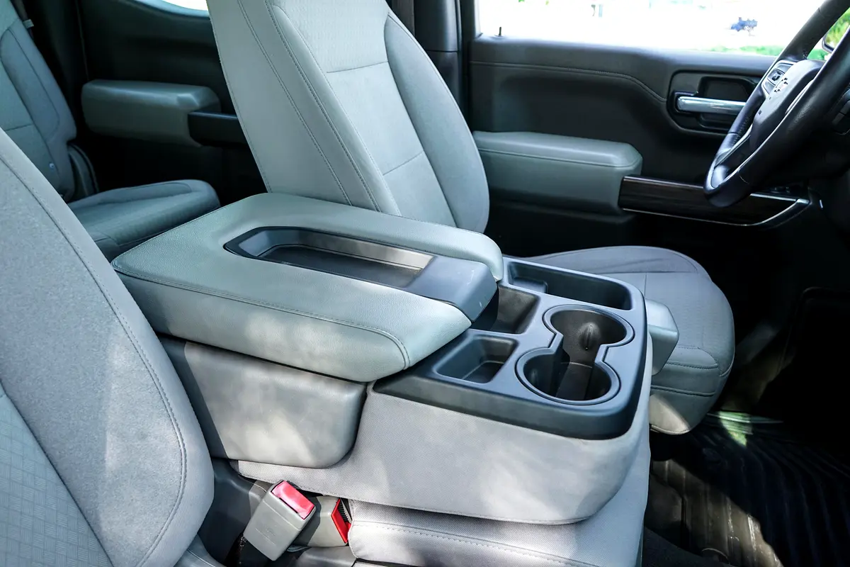 CHEVROLET Silverado LT 2021 - photo 11 - Import Émirats | International Cars