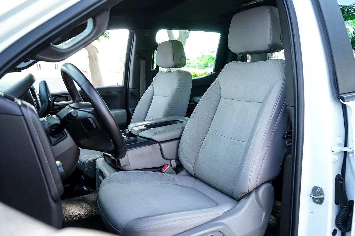 CHEVROLET Silverado LT 2021 - photo 12 - Import Émirats | International Cars