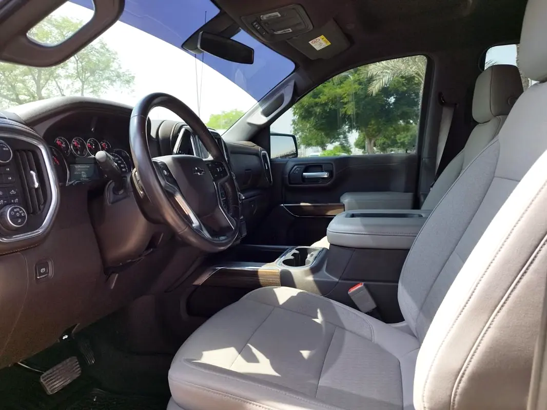 CHEVROLET Silverado LT 2021 - photo 11 - Import Émirats | International Cars