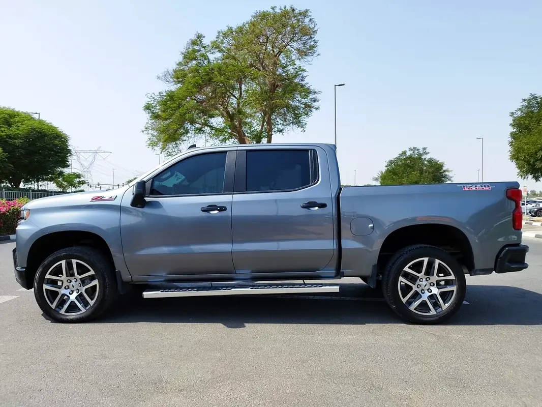CHEVROLET Silverado LT 2021 - photo 3 - Import Émirats | International Cars