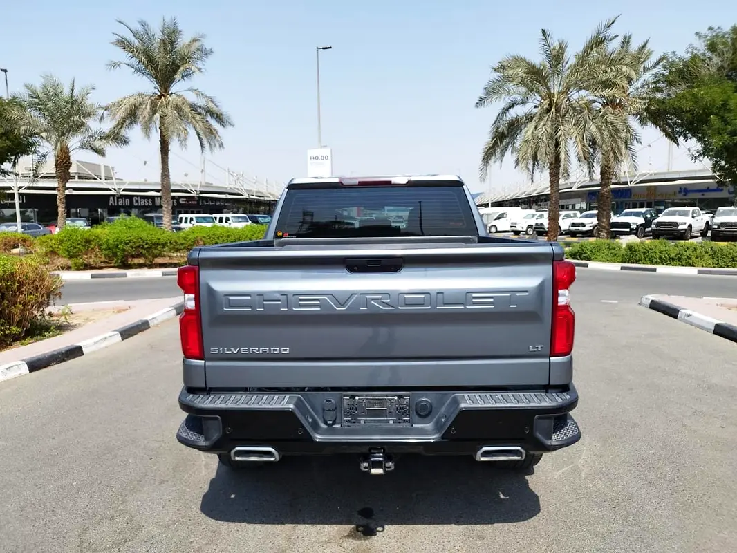 CHEVROLET Silverado LT 2021 - photo 6 - Import Émirats | International Cars