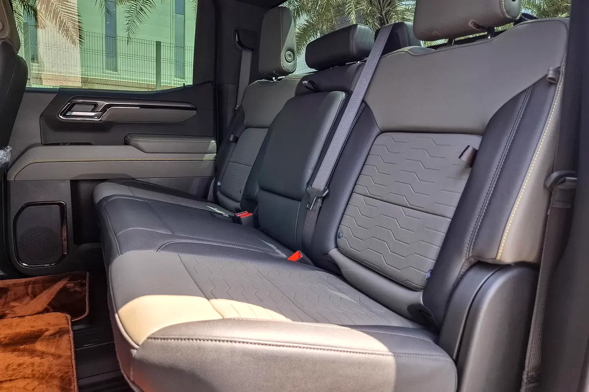 CHEVROLET Silverado ZR2 2025 - photo 11 - Import Émirats | International Cars