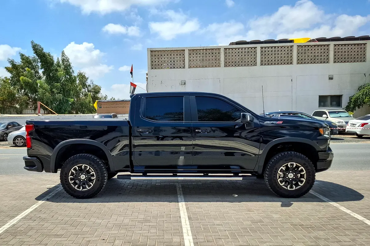 CHEVROLET Silverado ZR2 2025 - photo 4 - Import Émirats | International Cars