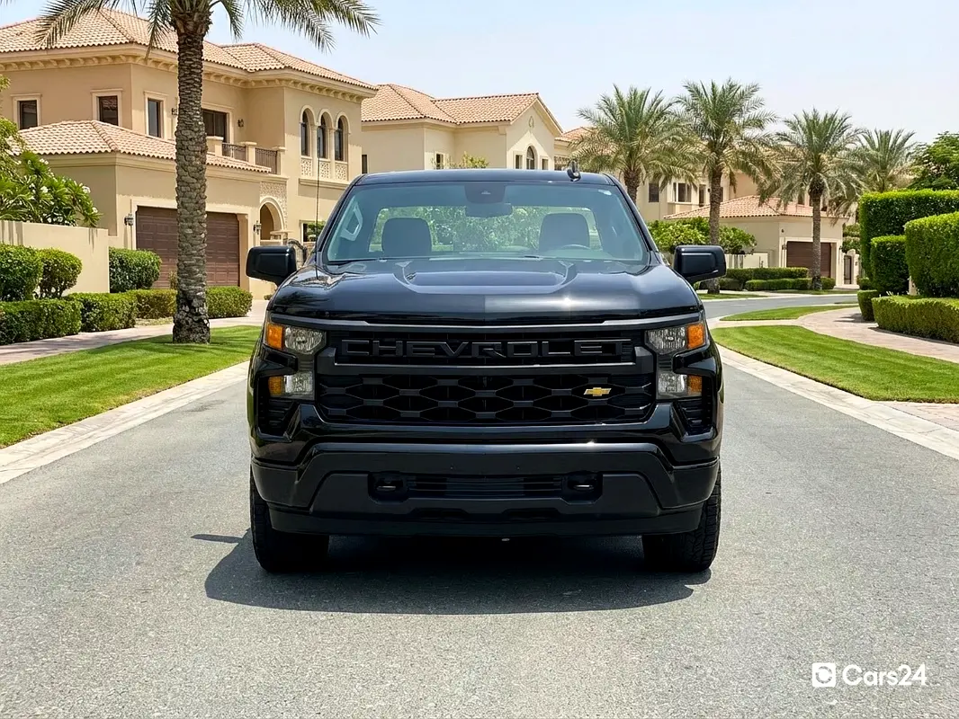 CHEVROLET Silverado LT 2024 - photo 2 - Import Émirats | International Cars