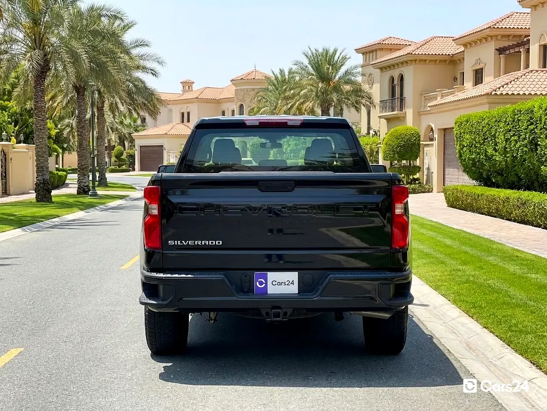 CHEVROLET Silverado LT 2024 - photo 4 - Import Émirats | International Cars