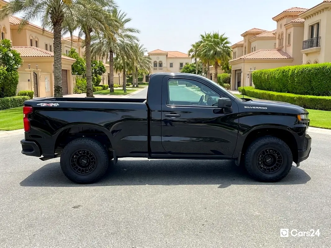 CHEVROLET Silverado LT 2024 - photo 5 - Import Émirats | International Cars