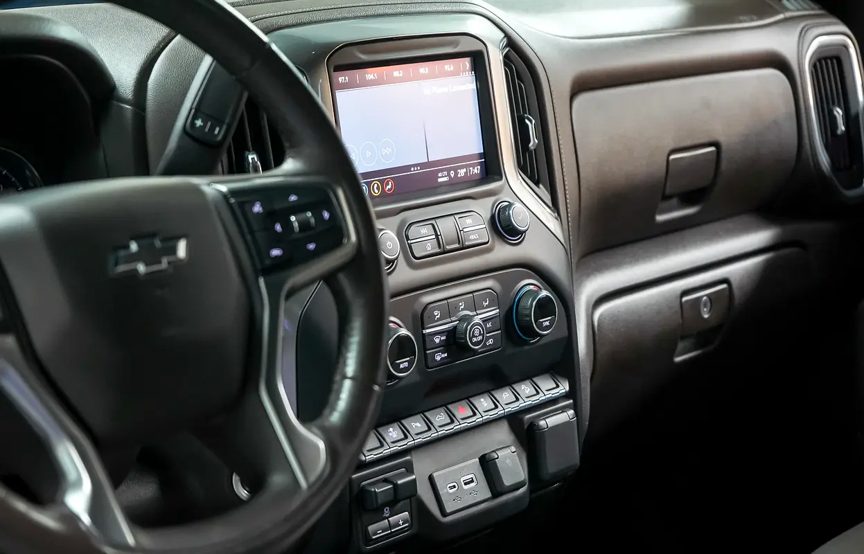 CHEVROLET Silverado 1500 LT Trail Boss 2021 - photo 8 - Import Émirats | International Cars