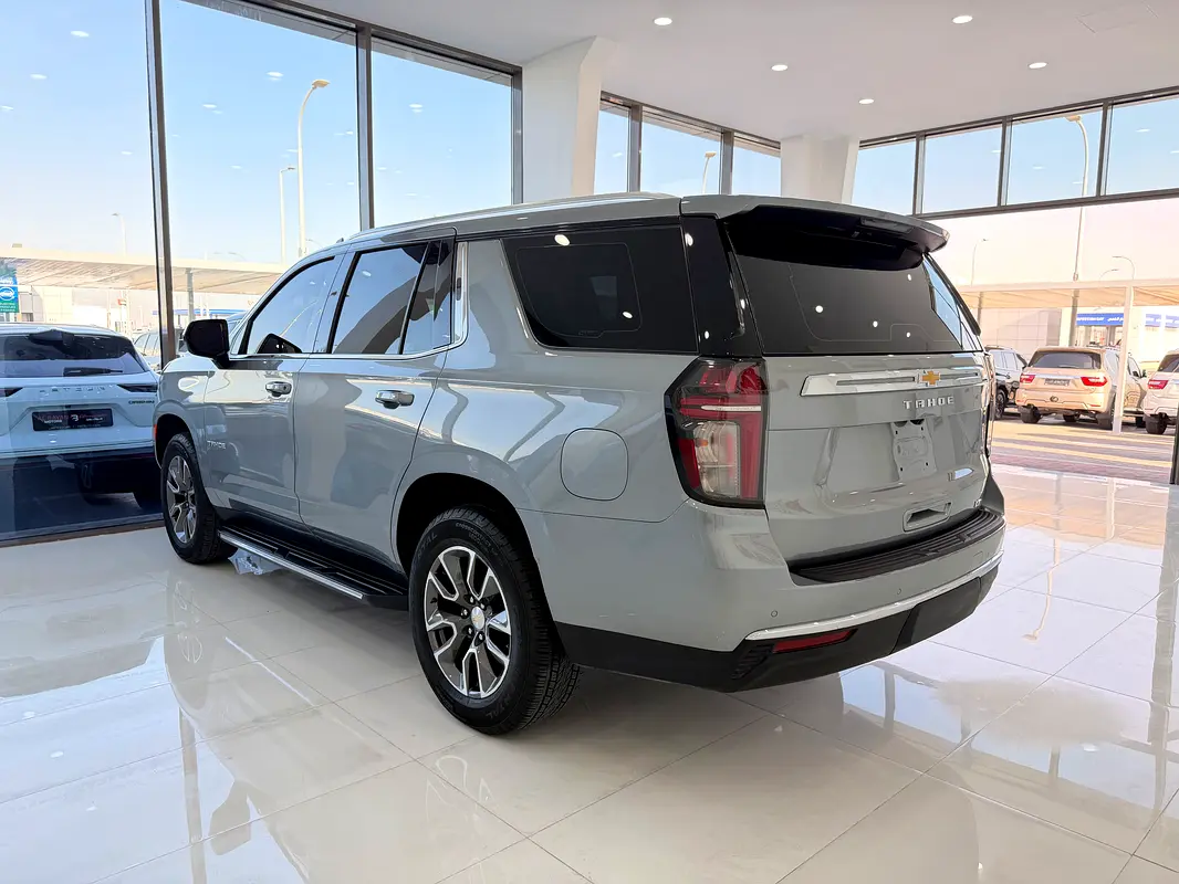 CHEVROLET Tahoe LT 2023 - photo 4 - Import Émirats | International Cars