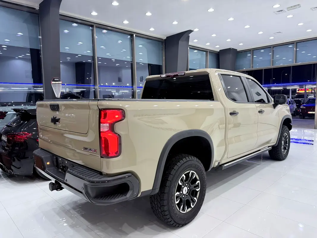 CHEVROLET Silverado ZR2 2023 - photo 6 - Import Émirats | International Cars
