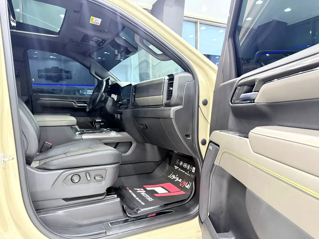 CHEVROLET Silverado ZR2 2023 - photo 9 - Import Émirats | International Cars