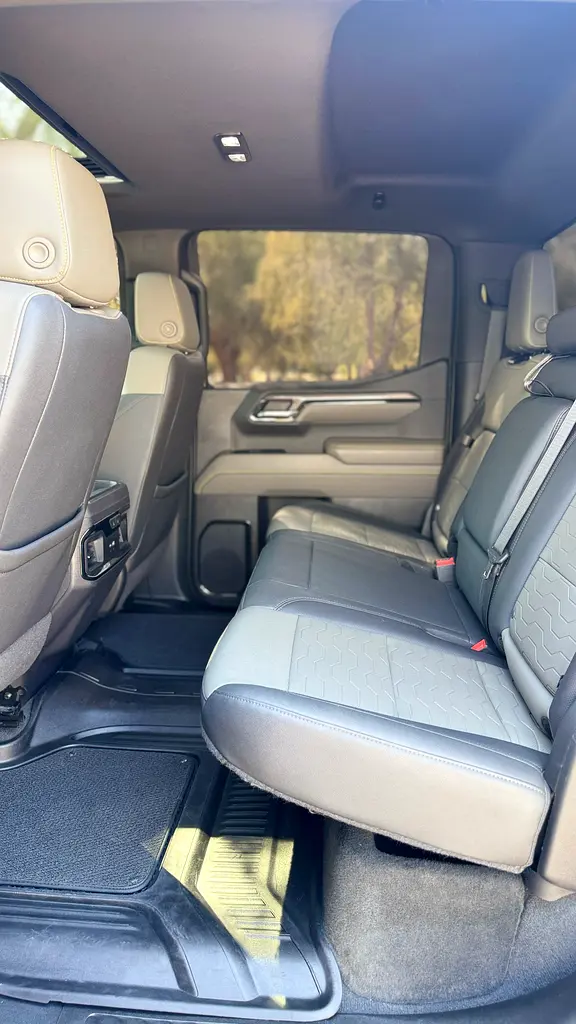 CHEVROLET Silverado ZR2 2022 - photo 6 - Import Émirats | International Cars