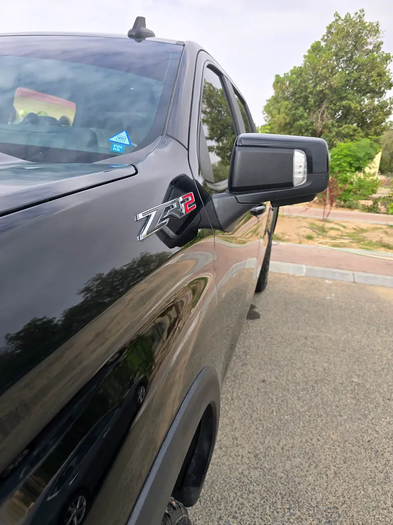 CHEVROLET Silverado ZR2 2024 - photo 11 - Import Émirats | International Cars