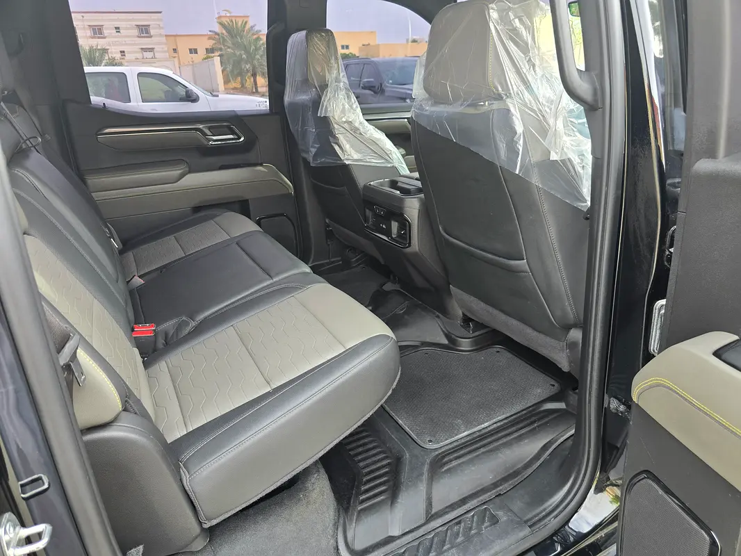 CHEVROLET Silverado ZR2 2024 - photo 6 - Import Émirats | International Cars