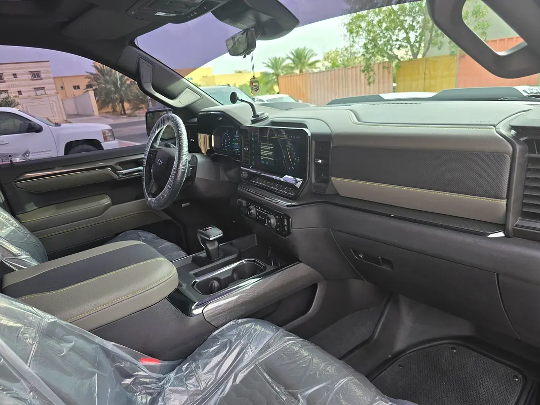 CHEVROLET Silverado ZR2 2024 - photo 7 - Import Émirats | International Cars