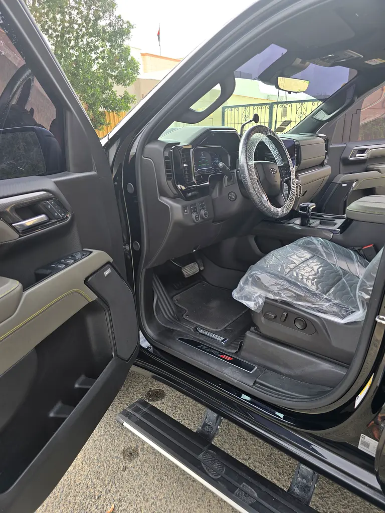 CHEVROLET Silverado ZR2 2024 - photo 8 - Import Émirats | International Cars
