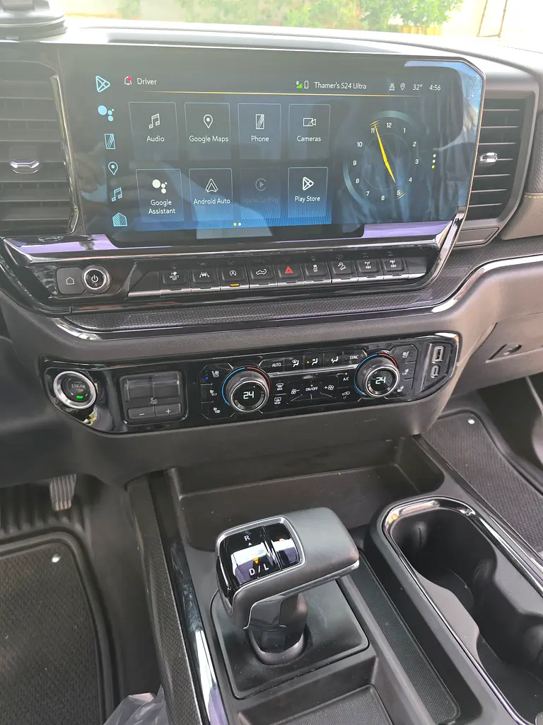 CHEVROLET Silverado ZR2 2024 - photo 9 - Import Émirats | International Cars