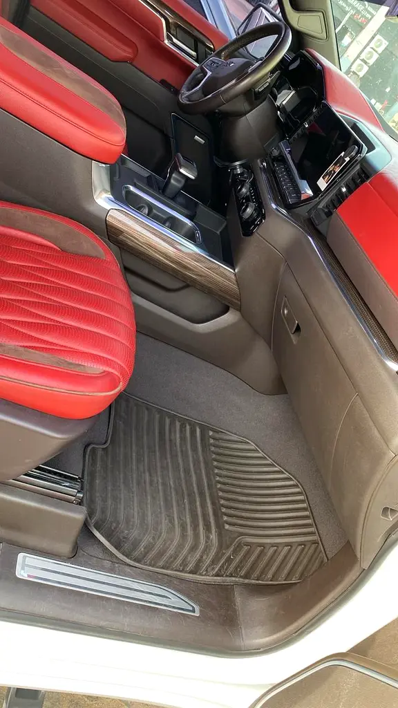 CHEVROLET Silverado 1500 LT Trail Boss 2023 - photo 9 - Import Émirats | International Cars