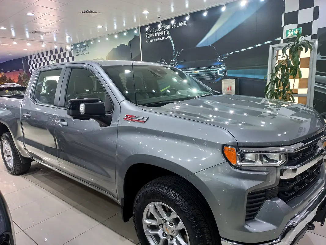 CHEVROLET Silverado LT 2025 - photo 2 - Import Émirats | International Cars