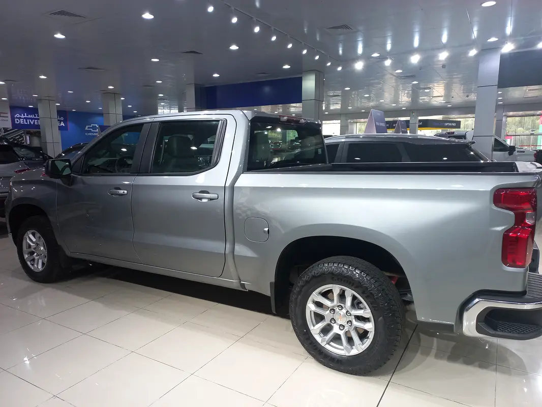 CHEVROLET Silverado LT 2025 - photo 3 - Import Émirats | International Cars