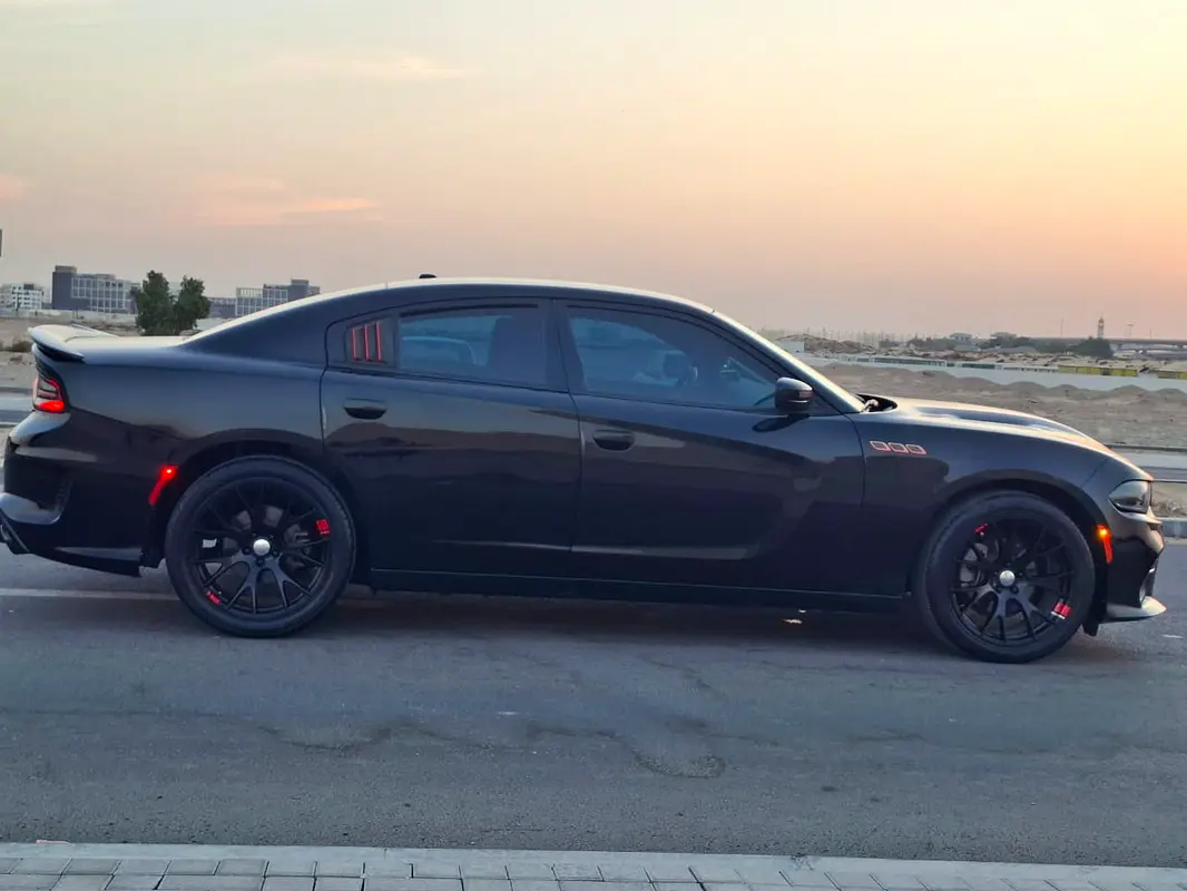 DODGE Charger SXT 2021 - photo 10 - Import Émirats | International Cars