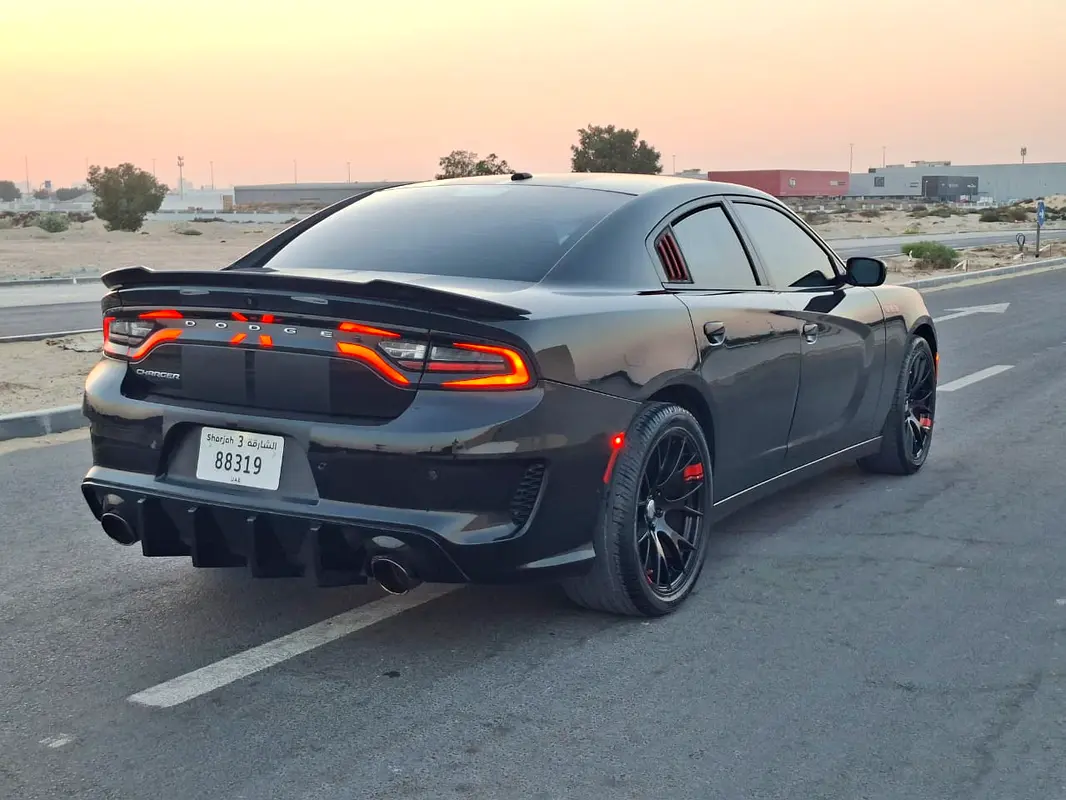 DODGE Charger SXT 2021 - photo 8 - Import Émirats | International Cars
