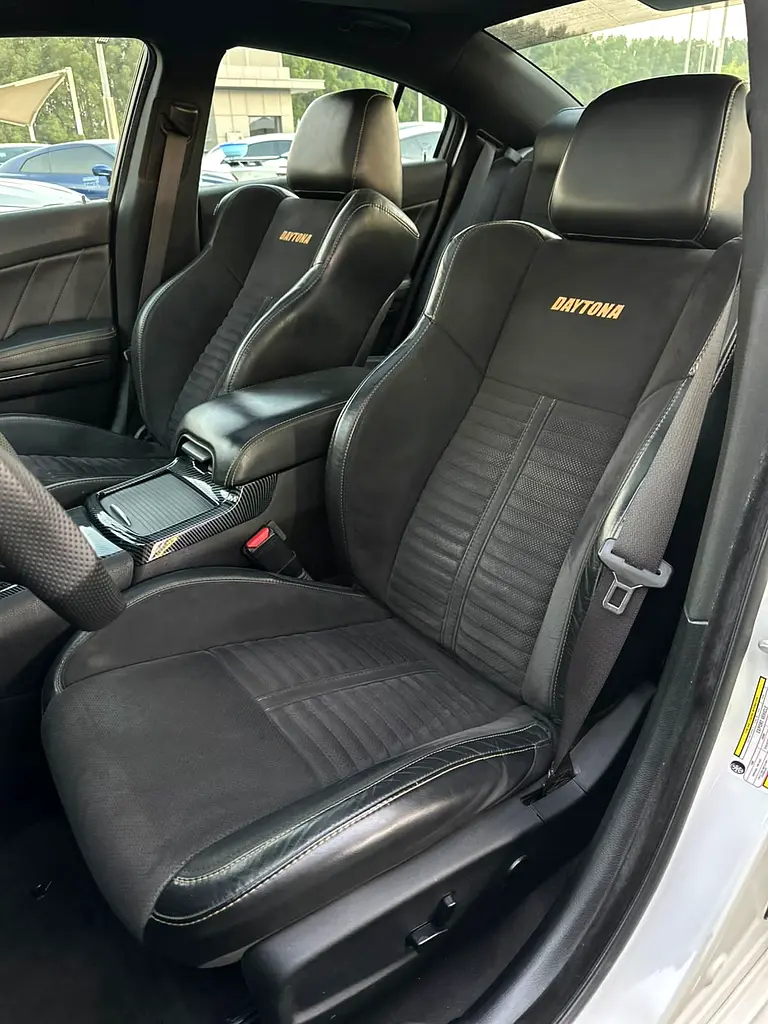 DODGE Charger Daytona R/T 2018 - photo 12 - Import Émirats | International Cars