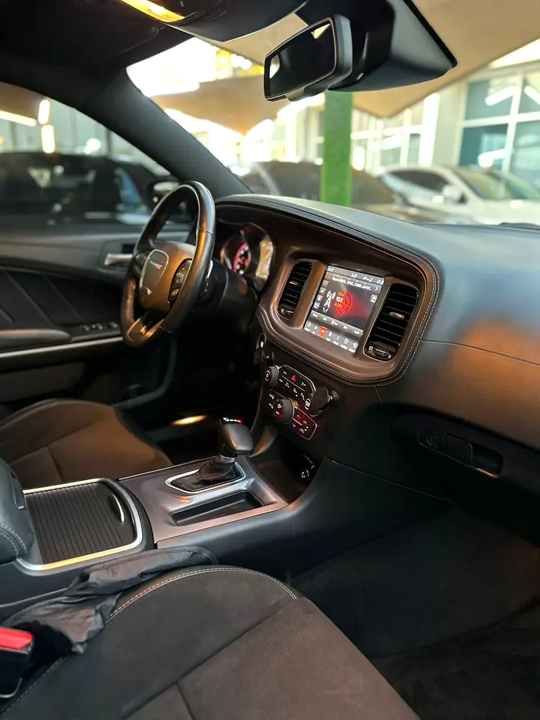 DODGE Charger R/T 2023 - photo 8 - Import Émirats | International Cars