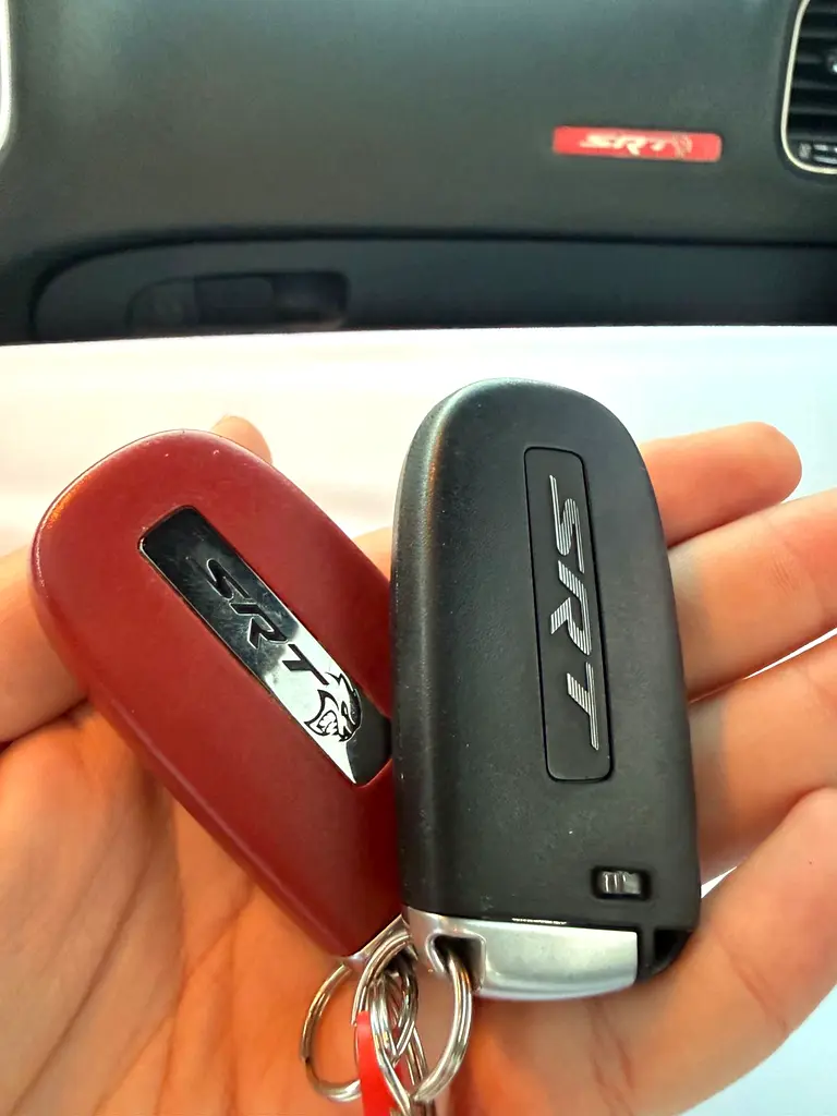 DODGE Charger SRT8 Hellcat 2018 - photo 12 - Import Émirats | International Cars