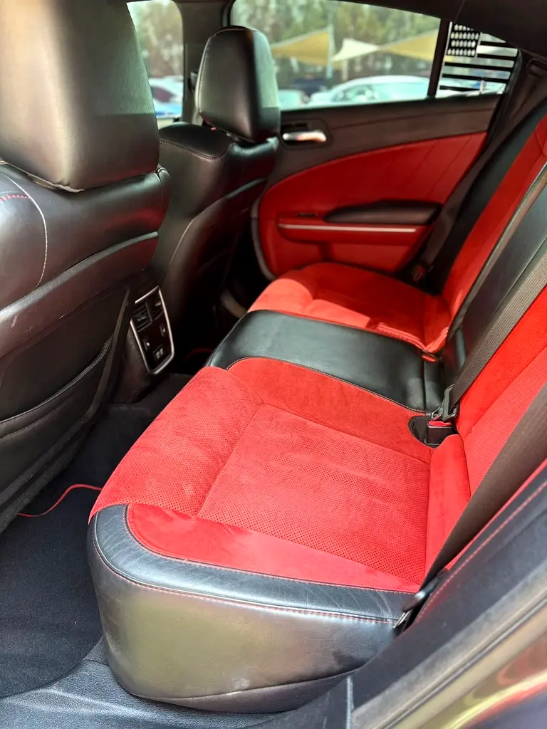 DODGE Charger Scat Pack 2019 - photo 10 - Import Émirats | International Cars