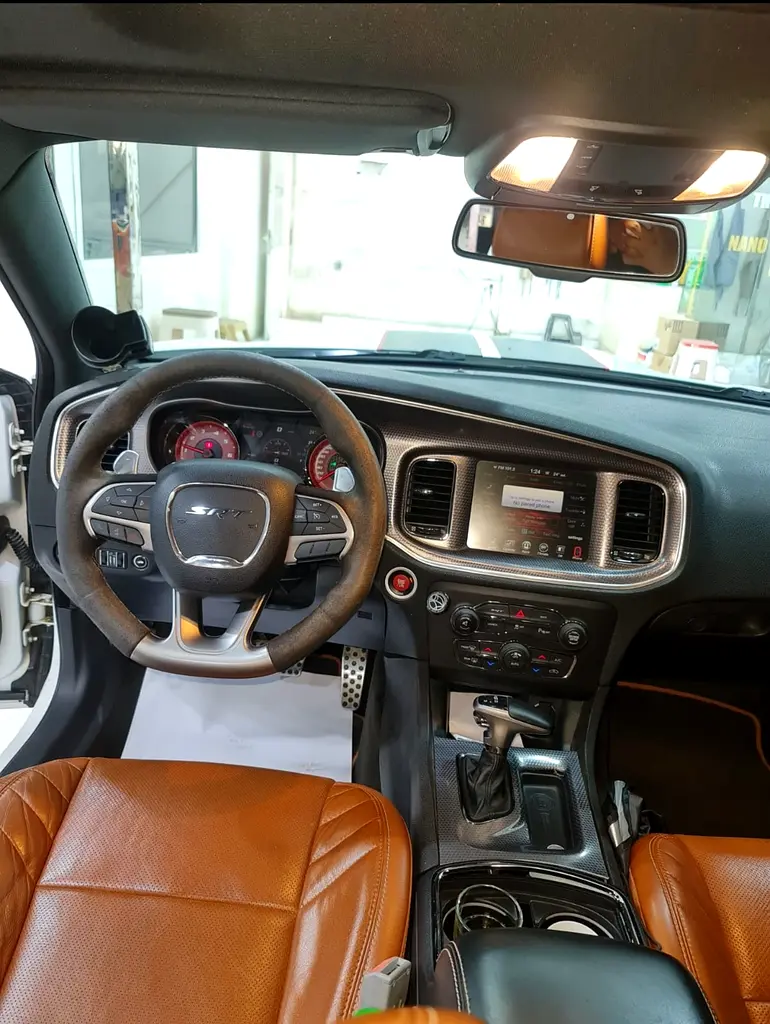 DODGE Charger SRT8 Hellcat 2016 - photo 10 - Import Émirats | International Cars