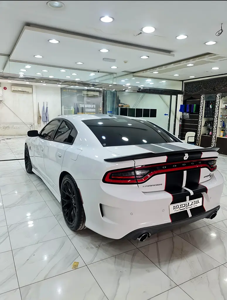 DODGE Charger SRT8 Hellcat 2016 - photo 6 - Import Émirats | International Cars